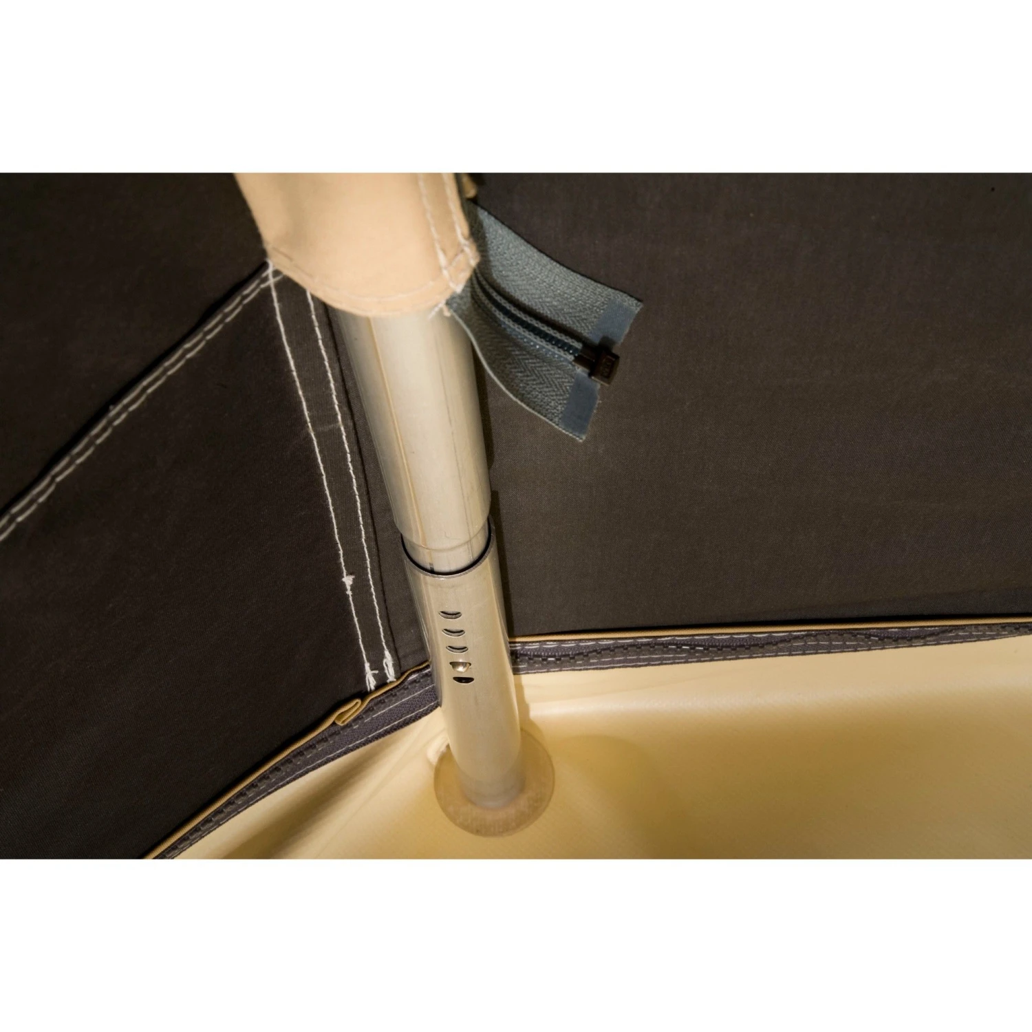 Cabanon Biscaya 440 All Season Tunneltent 2023 16 Cabanon Biscaya 440 All Season Tunneltent 2023 - Afbeelding 14